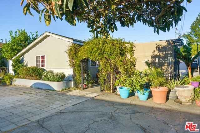 10202 Lev Avenue, Arleta CA 91331