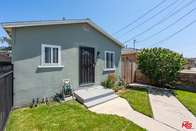 10816 S Burl Avenue, Inglewood CA 90304