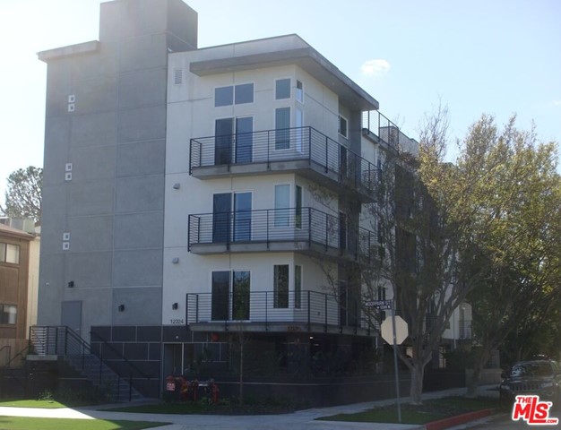 12324 Moorpark Street # 202, Studio City CA 91604
