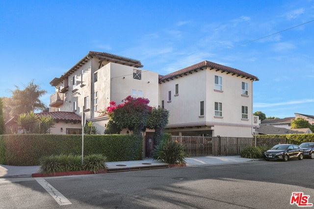 13405 Burbank Boulevard # 6, Van Nuys CA 91401