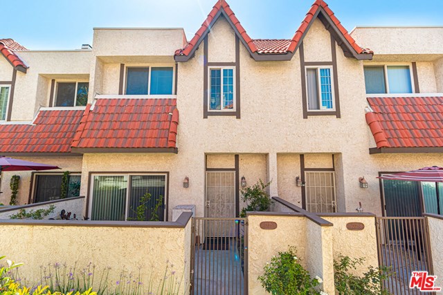 18007 River Circle # 4, Canyon Country CA 91387