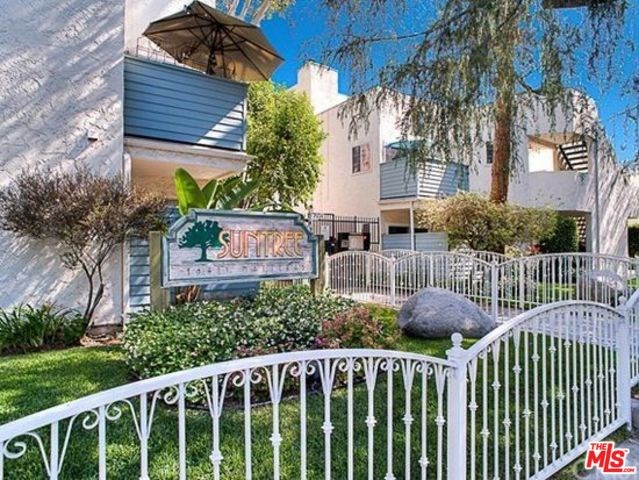 18411 HATTERAS Street # 107, Tarzana CA 91356