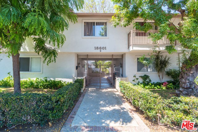 18601 COLLINS Street # D21, Tarzana CA 91356