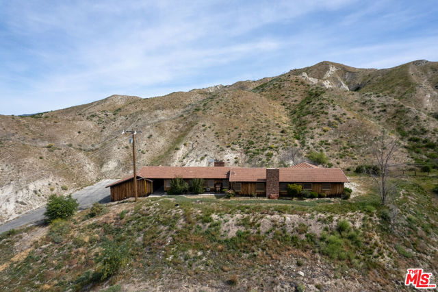 16944 SIERRA Highway, Canyon Country CA 91351