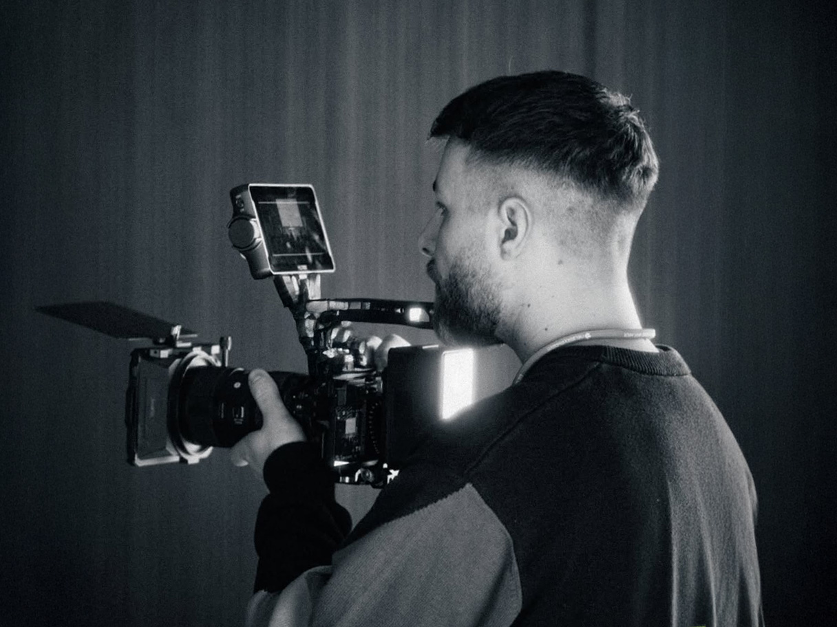 [digital project] image of interface explaining ai curriculum (for an ai education tech company)