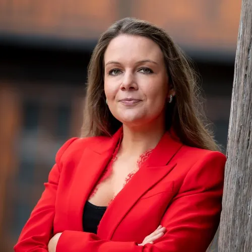 Nicola Bond