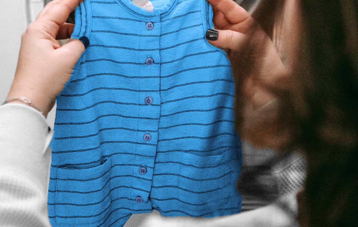 8 signs that you aren’t washing your clothes enough