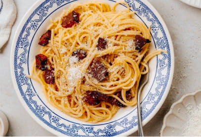 Spaghetti with tomatoes