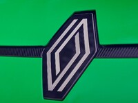 Pourquoi Renault s’en sort mieux que les constructeurs allemands ?