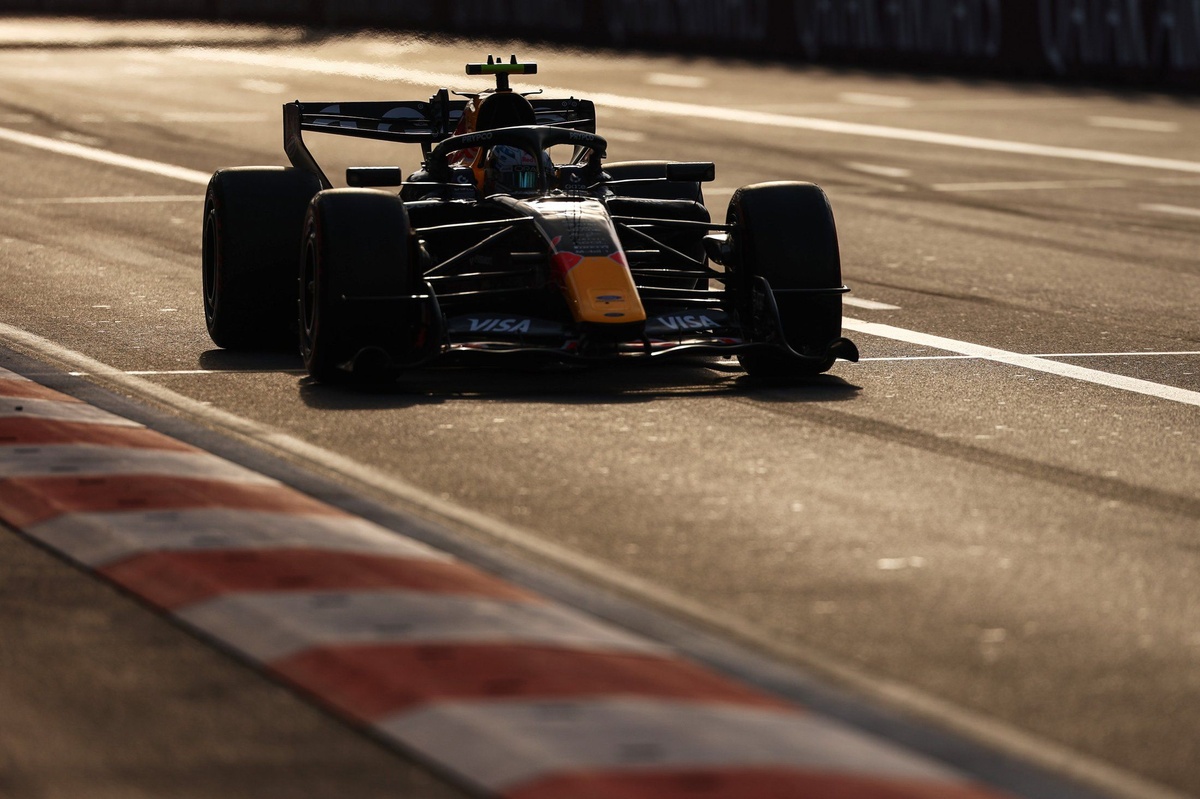 Hadjar devant Verstappen mais frustré : "Mercedes, c'est un truc de ouf"