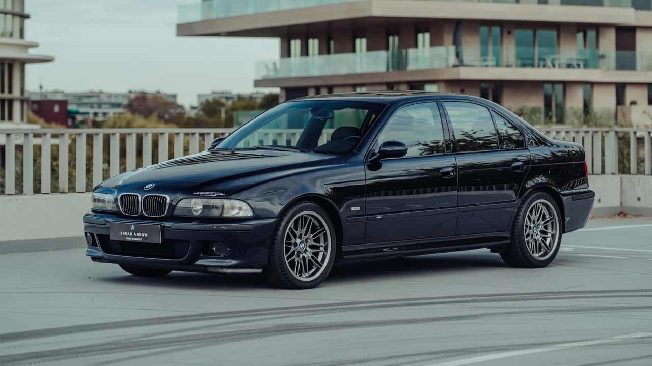 Cette BMW M5 dissimule un moteur Volkswagen W10 et sera mise aux enchères