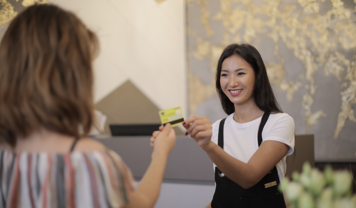 Como cobrar um cliente: confira 10 técnicas infalíveis