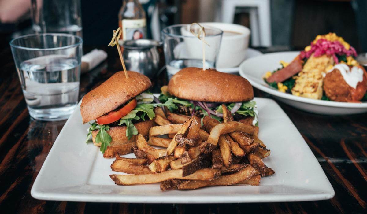 Hamburgueria expande mesmo sem dinheiro para investir; conheça segredo