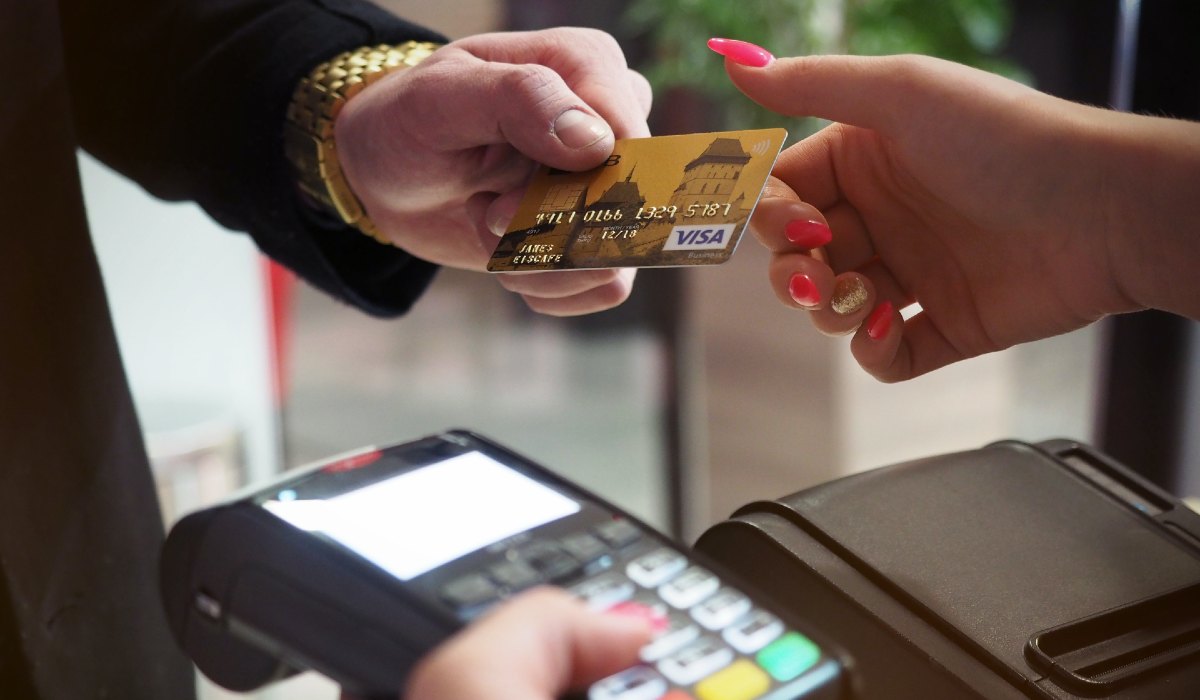 como fazer um cliente pagar a dívida?