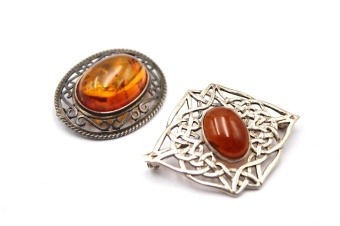 Broche de ámbar báltico