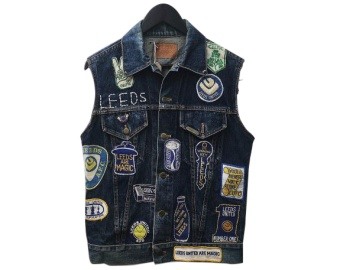 Gilet e distintivi Leeds United anni 1970