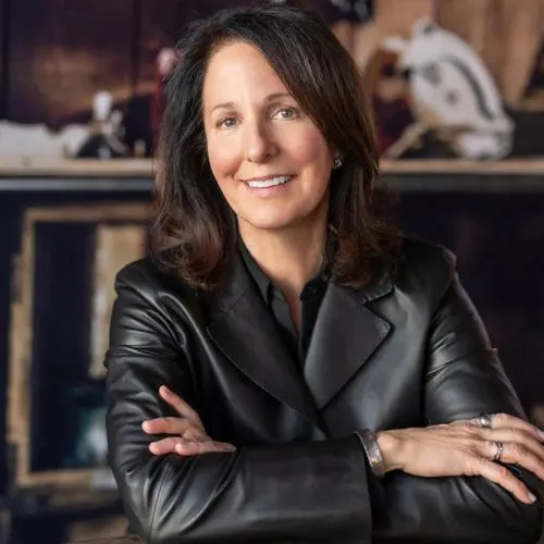 Kristi Argyilan headshot