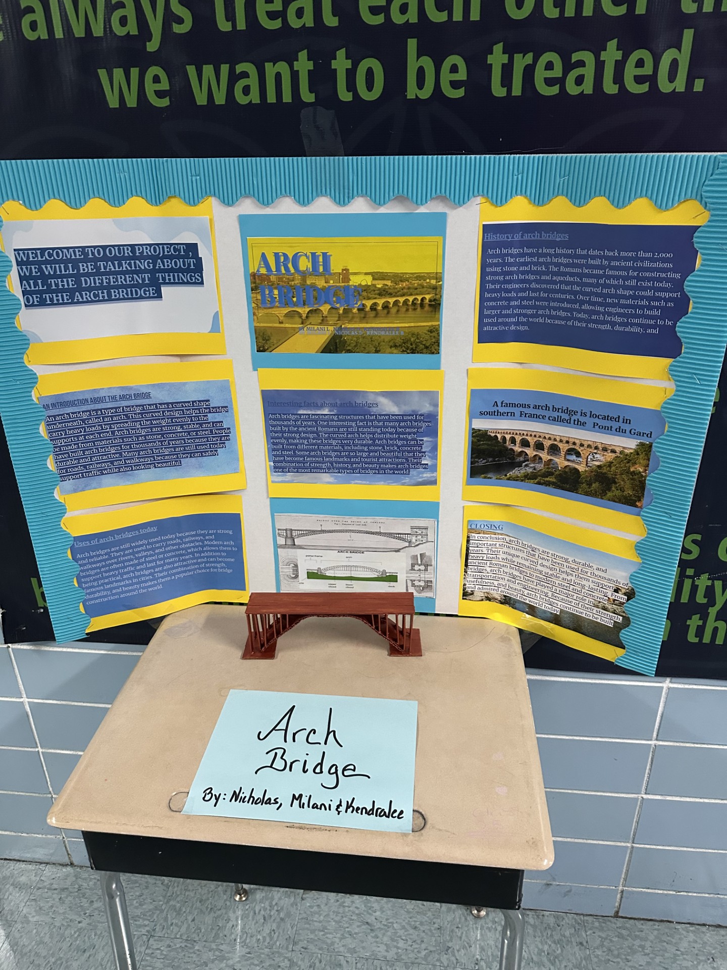 Student project display board and model about arch bridges