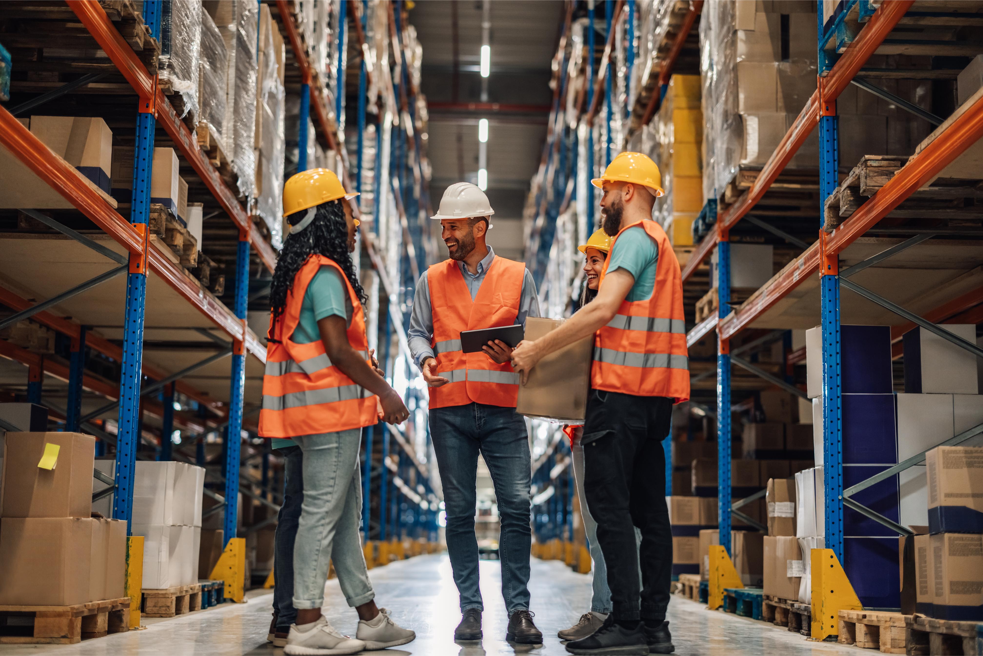 Image d'une rencontre d'affaires réussie où des professionnels qualifiés sont présentés à un employeur, représentant l'efficacité de Dior Ressources pour bâtir des équipes performantes et durables.