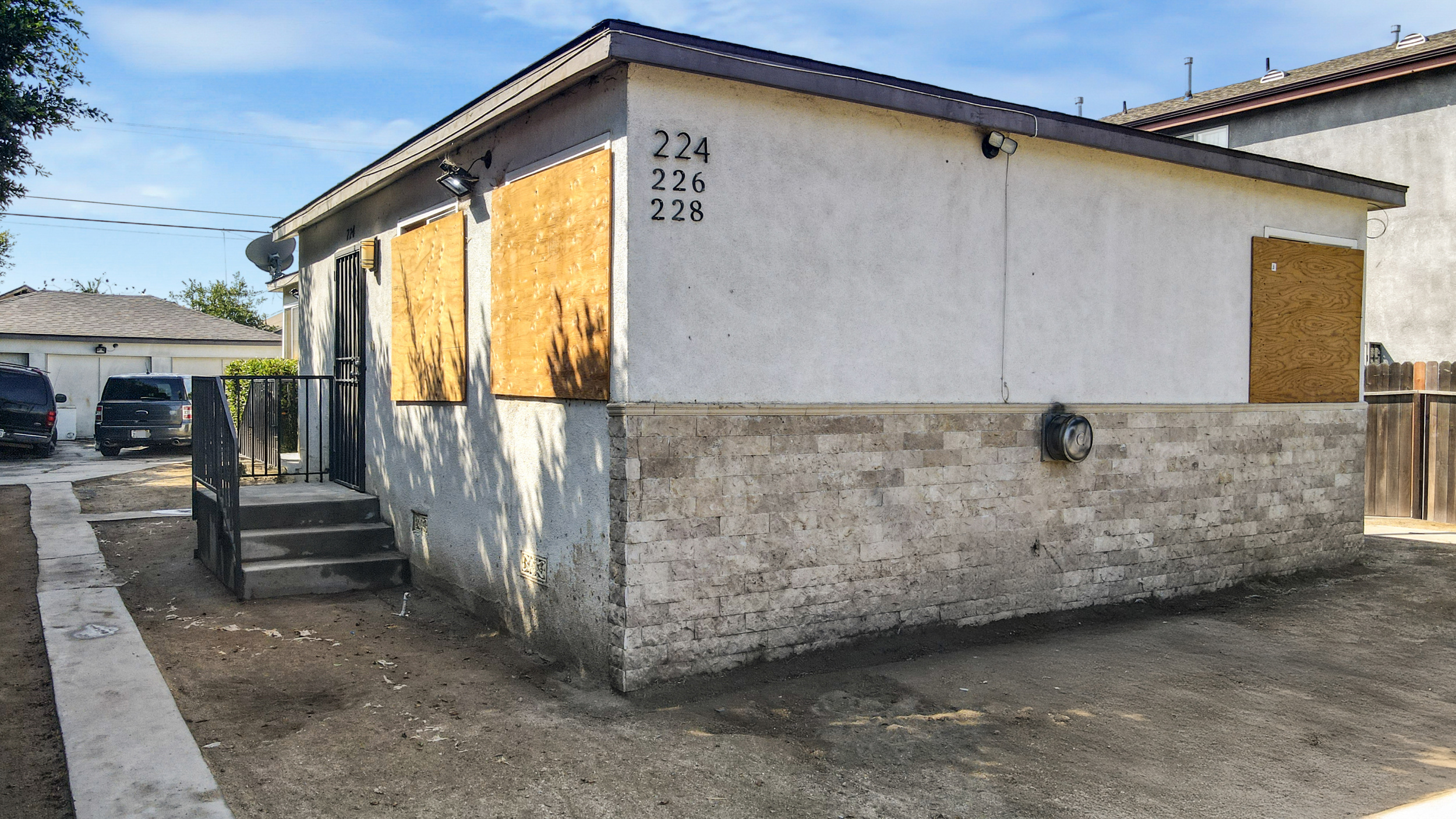 224-W-101st-St-Los-Angeles-Triplex-Exterior.jpg