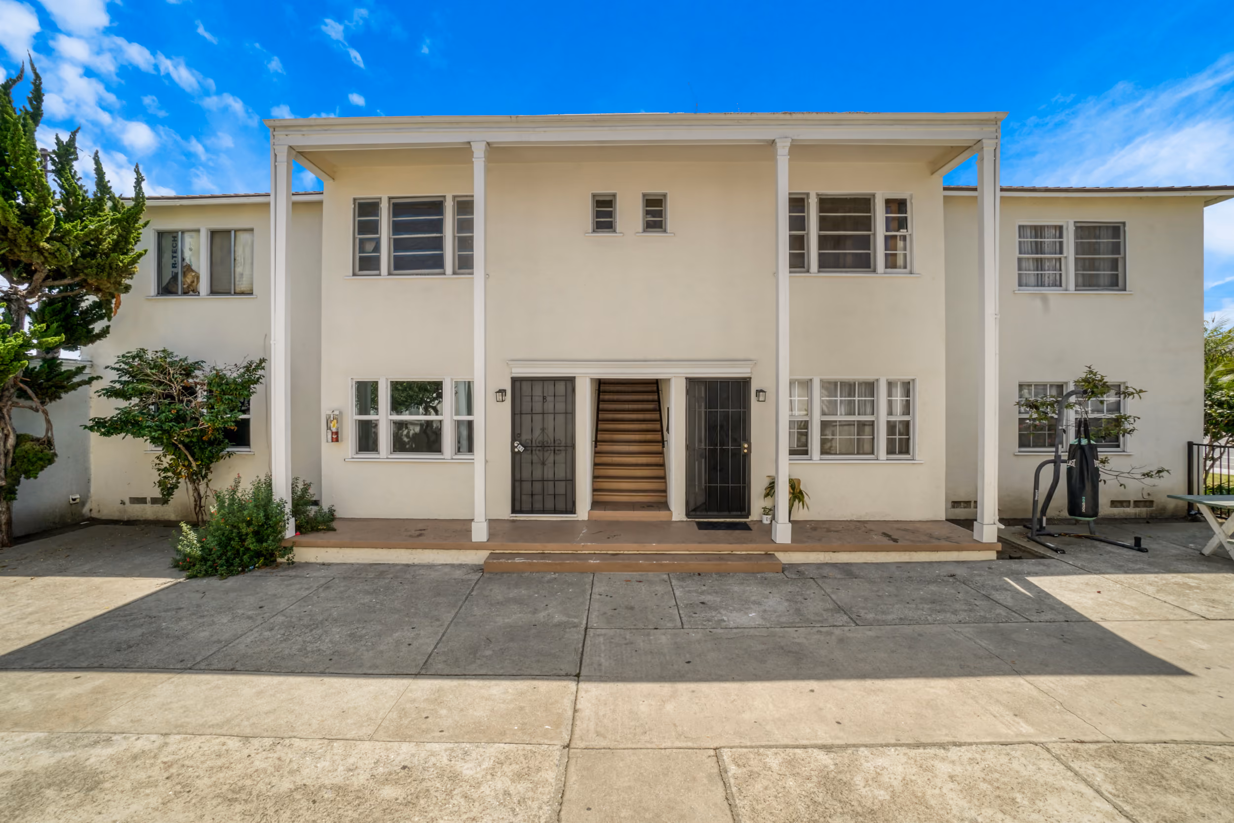 4-unit multifamily apartment building at 12320 Washington Pl, Los Angeles, CA 90066