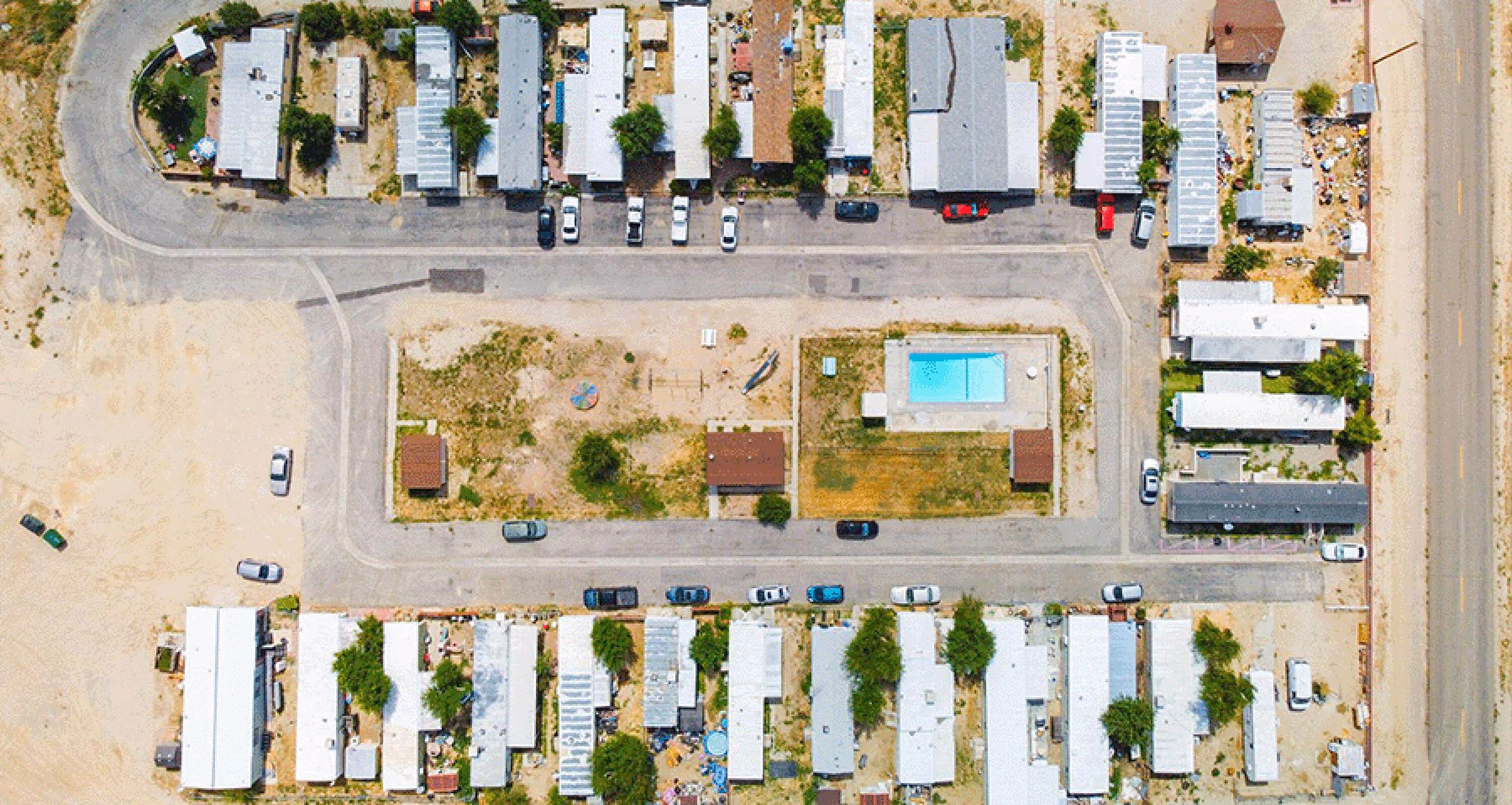 28-space mobile home park at 470 20th St W, Rosamond, CA 93560