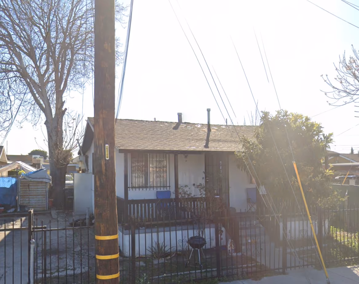 5-unit multifamily apartment building at 7408 Elsie St, Los Angeles, CA 90001
