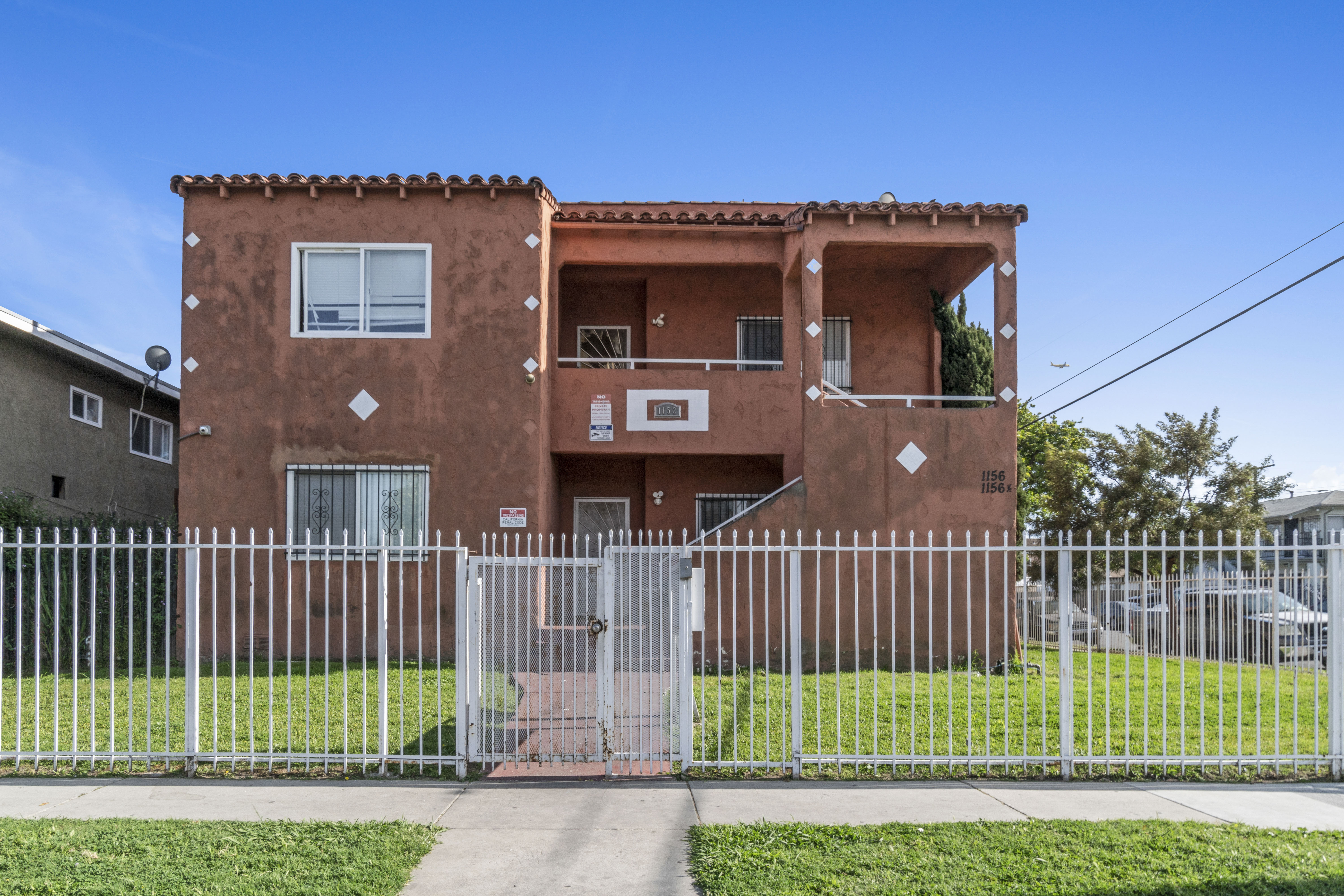 10-unit multifamily apartment building at 1152 W 88th St, Los Angeles, CA 90044