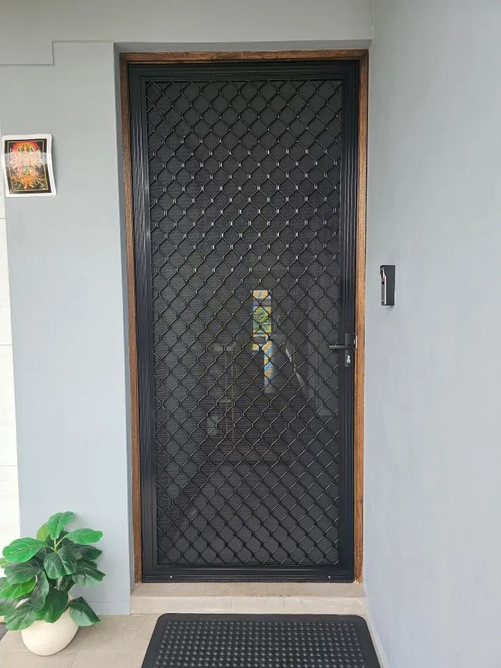 Diamond Grill Door