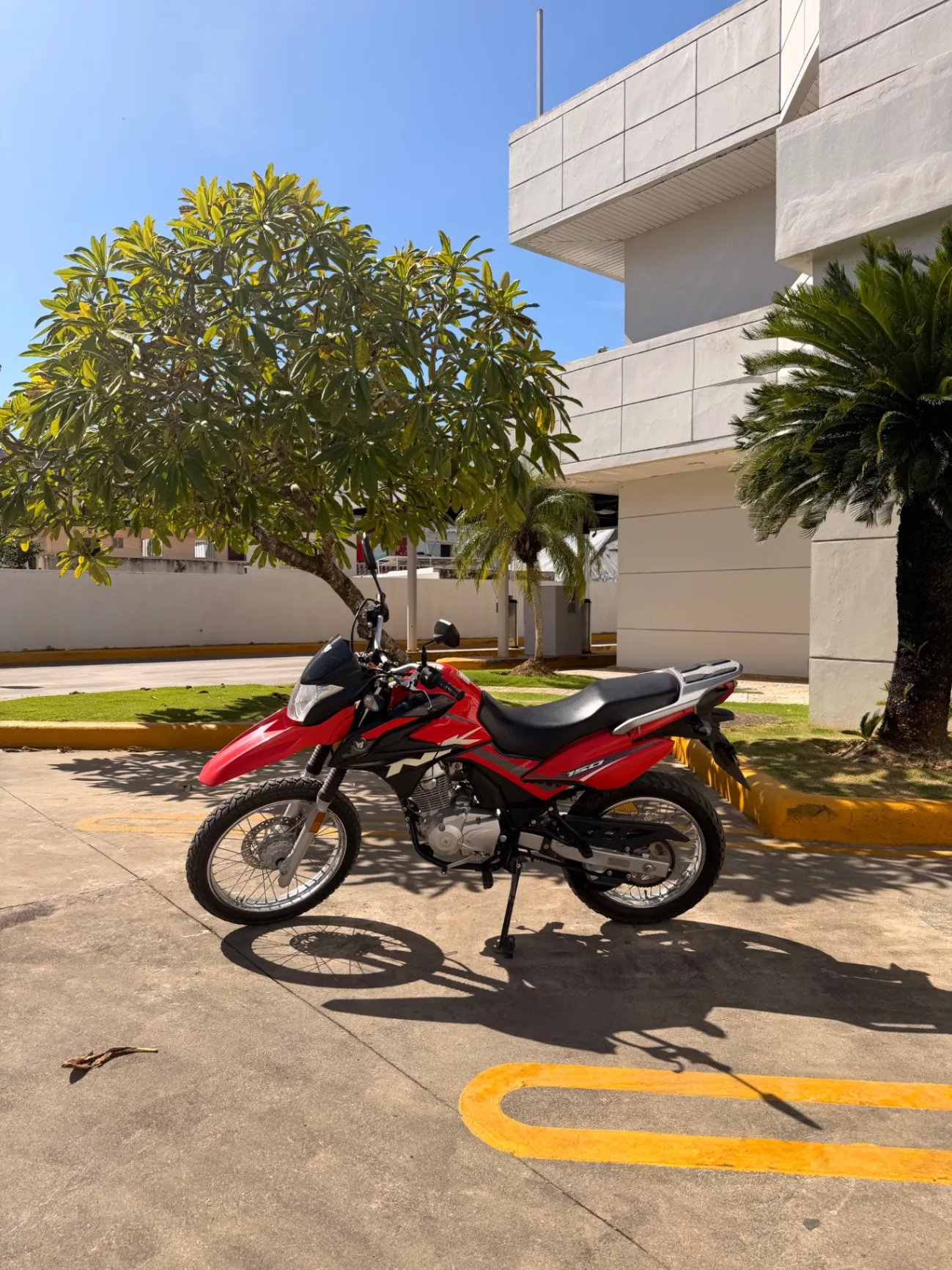 Honda XR150L  (2024)