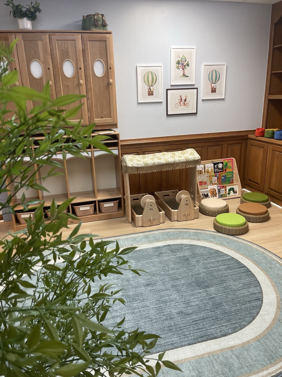 image of teacher with students (for a preschools & daycare)