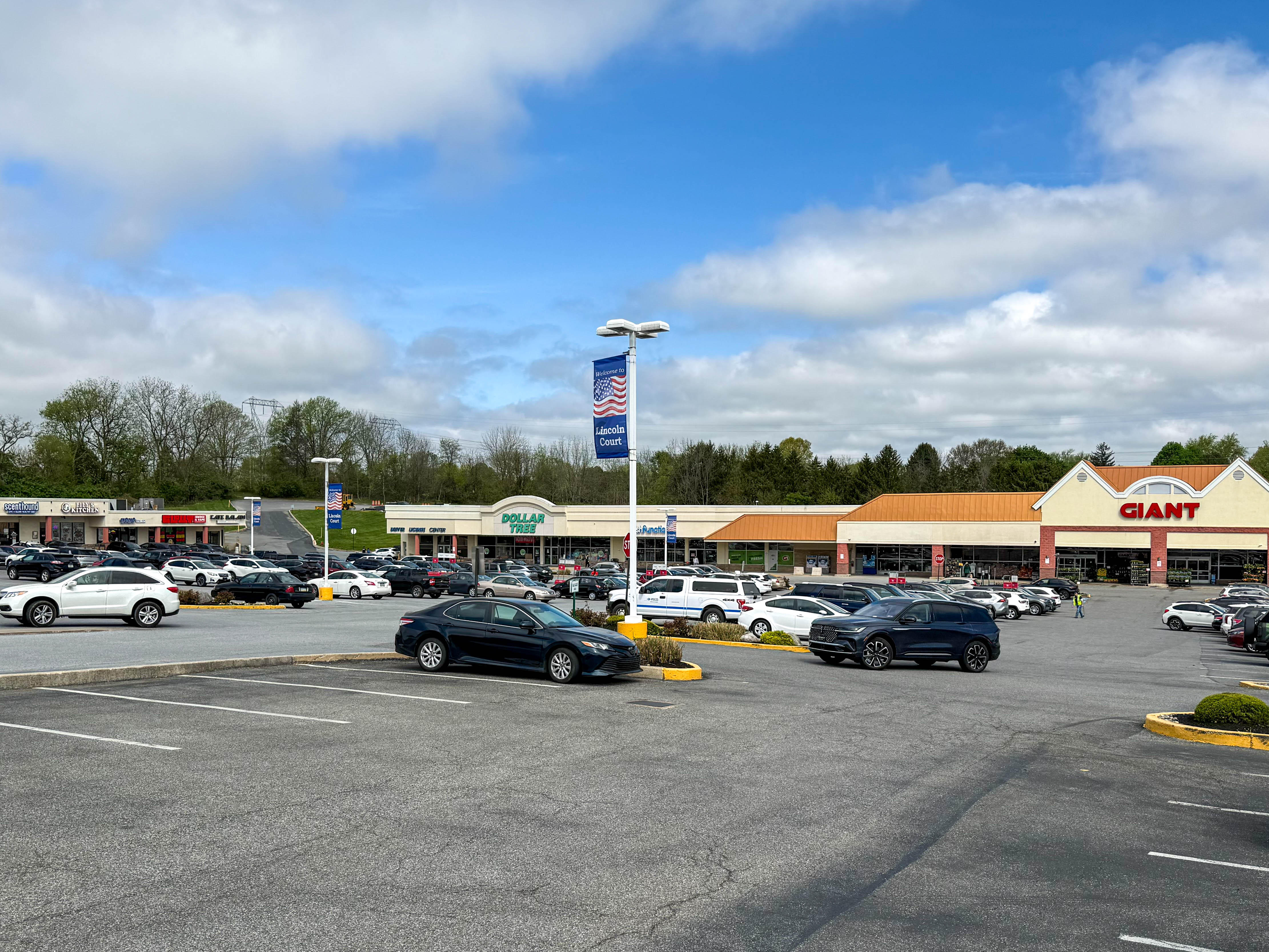 Lincoln Court Shopping Center at 215 Lancaster Avenue in Frazer, Pennsylvania serving the local community