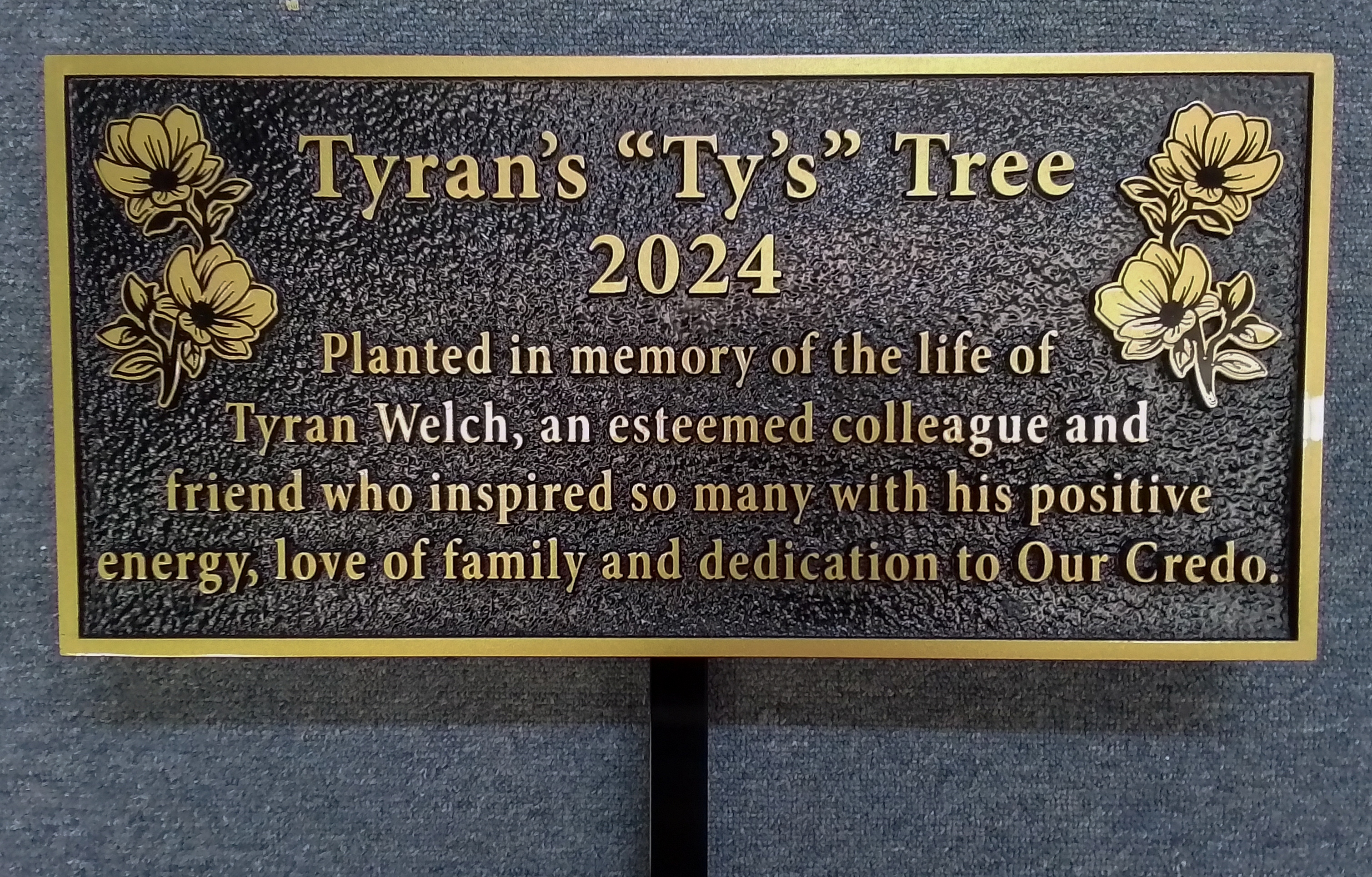 Precision-tooled bronze plaque with images