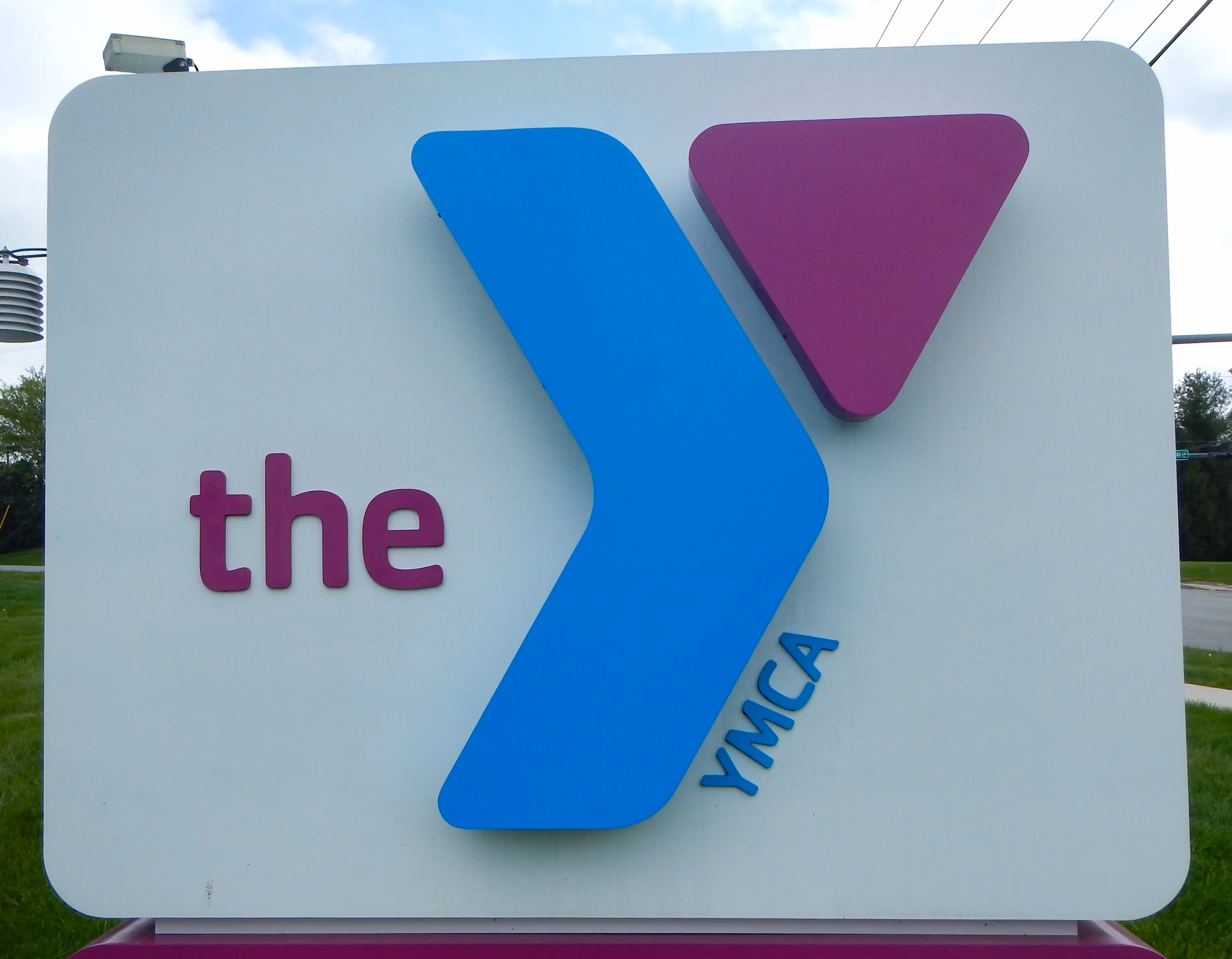 Large acrylic monument sign with halo lighting