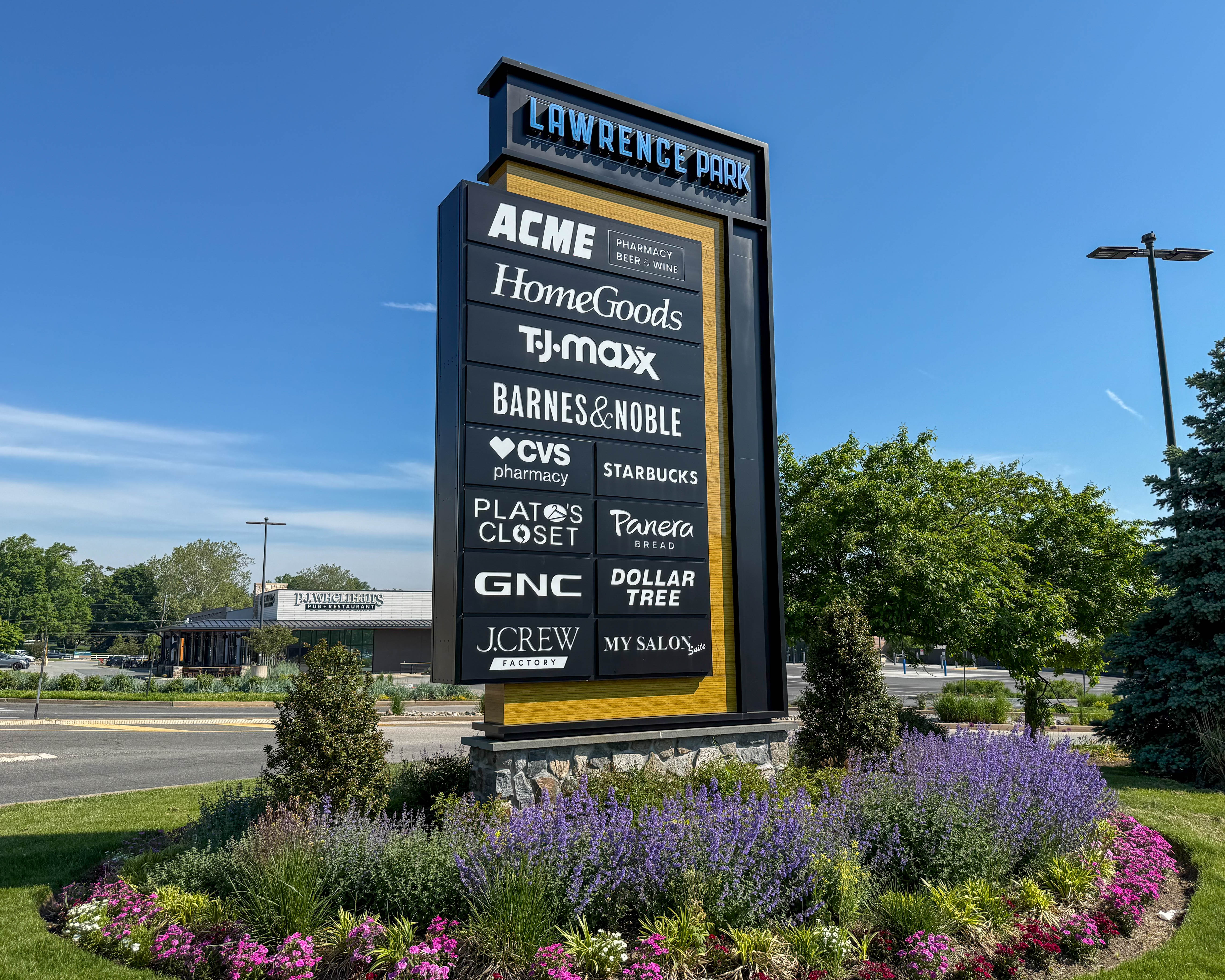 Lawrence Park Shopping Center at 1991 Sproul Road in Broomall, Pennsylvania serving the local community