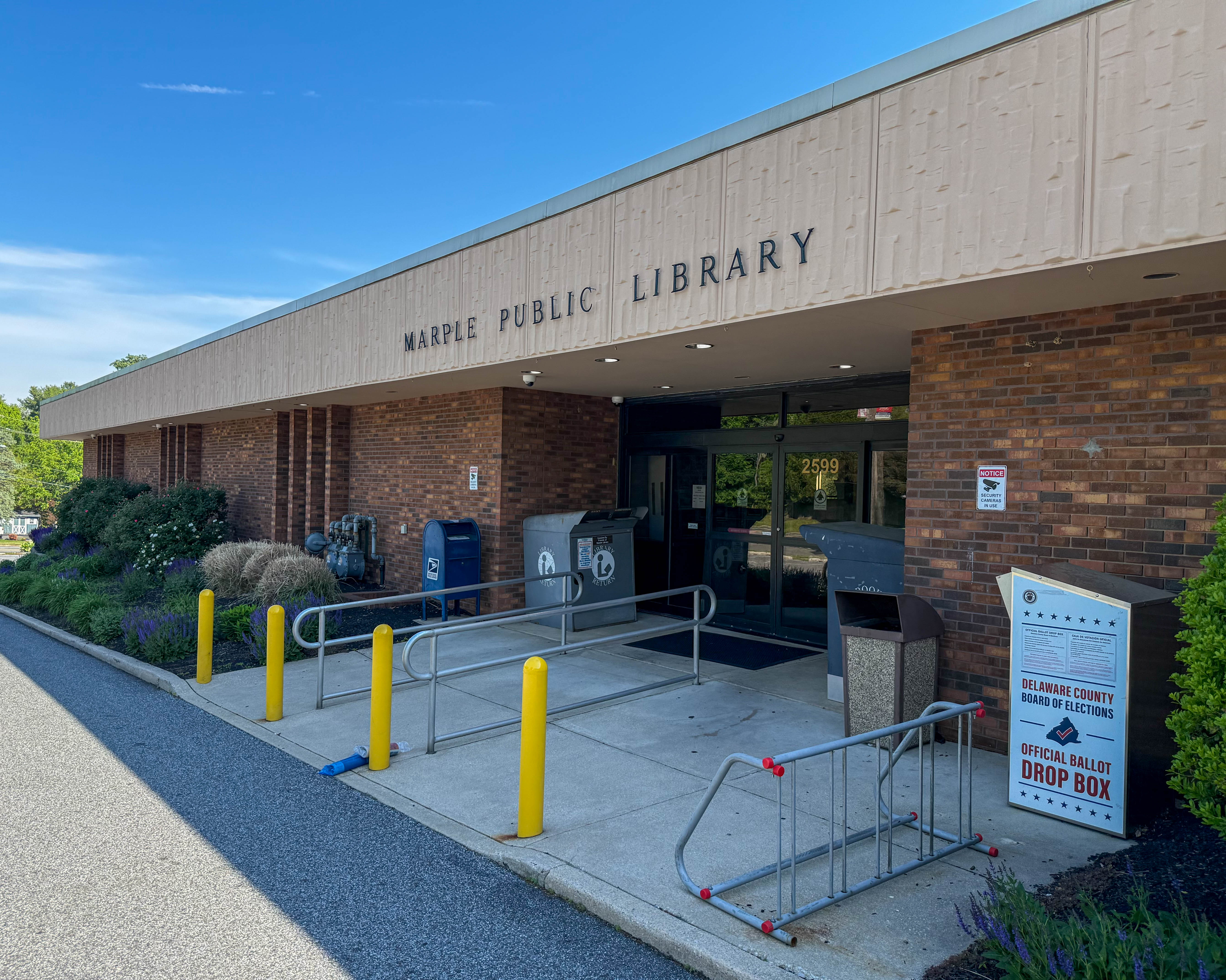 Marple Library at 2599 Sproul Road in Broomall, Pennsylvania serving the local community
