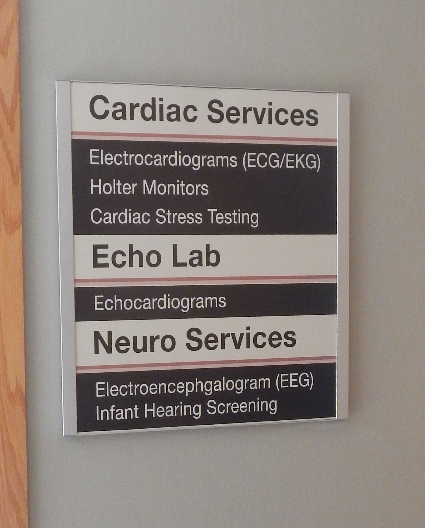 Directional sign in a hospital