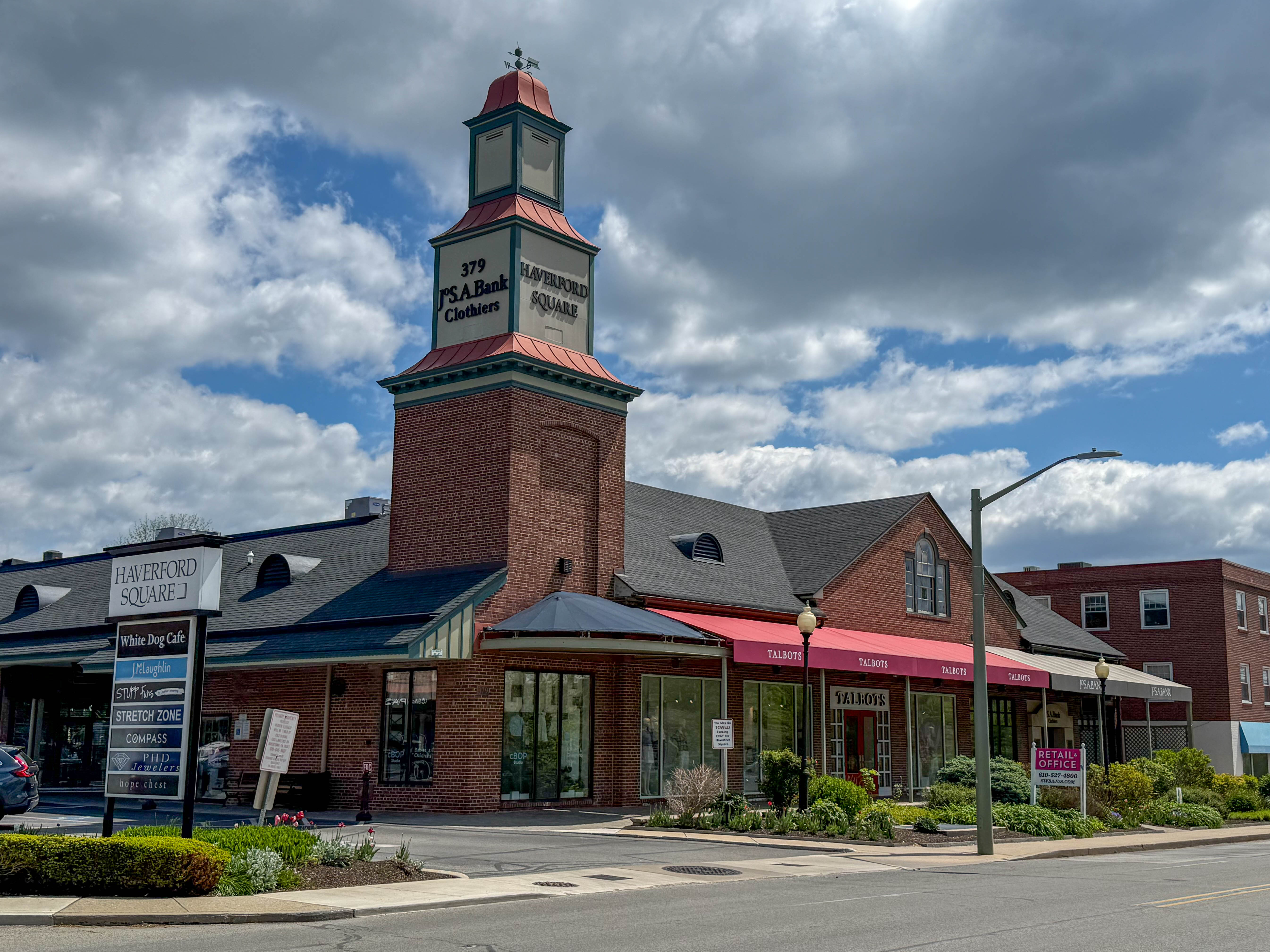 Haverford Square at 379-385 Lancaster Avenue in Haverford, Pennsylvania serving the local community