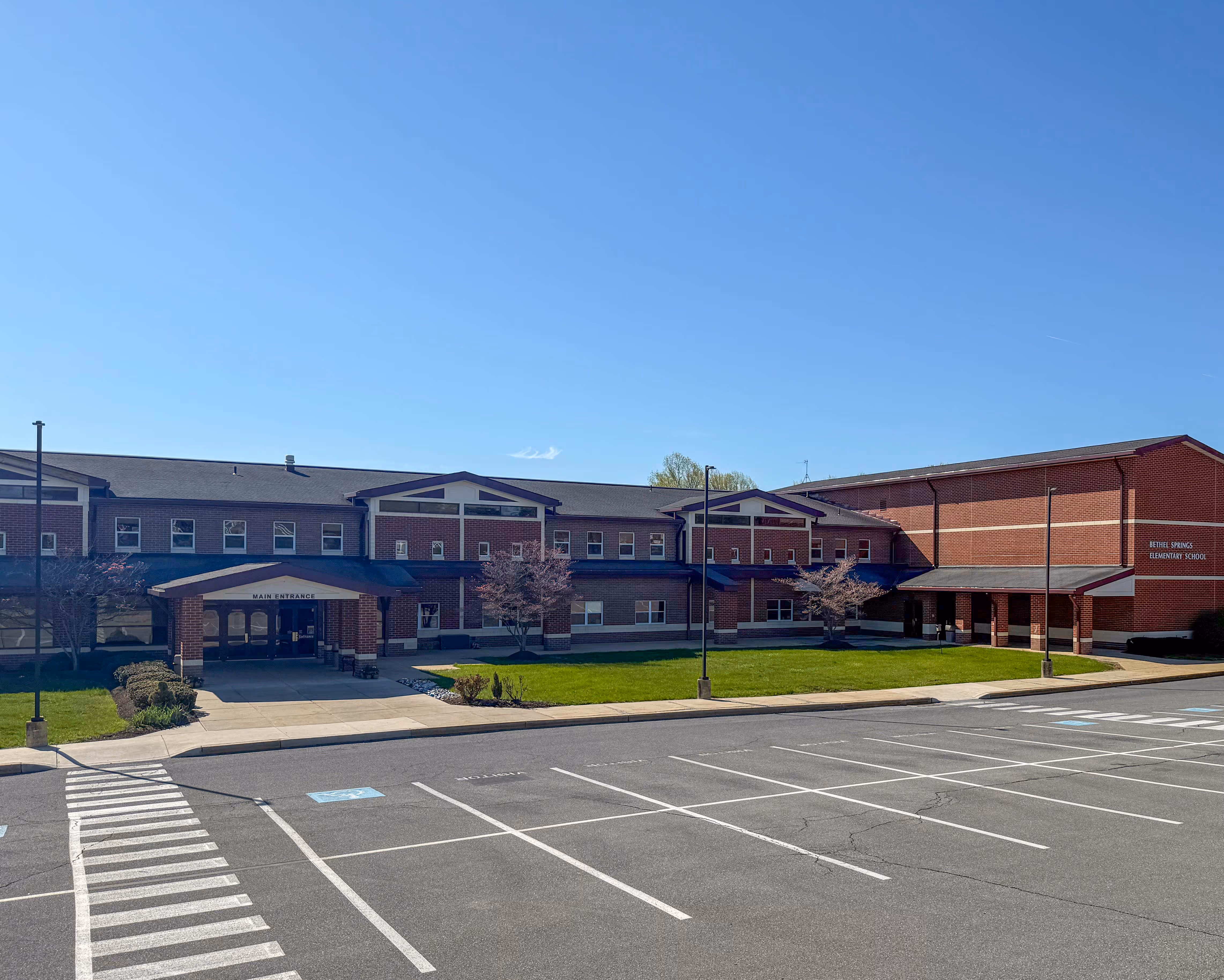 Exterior of Bethel Springs Elementary at 3280 Foulk Road in Garnet Valley, Pennsylvania serving the local community