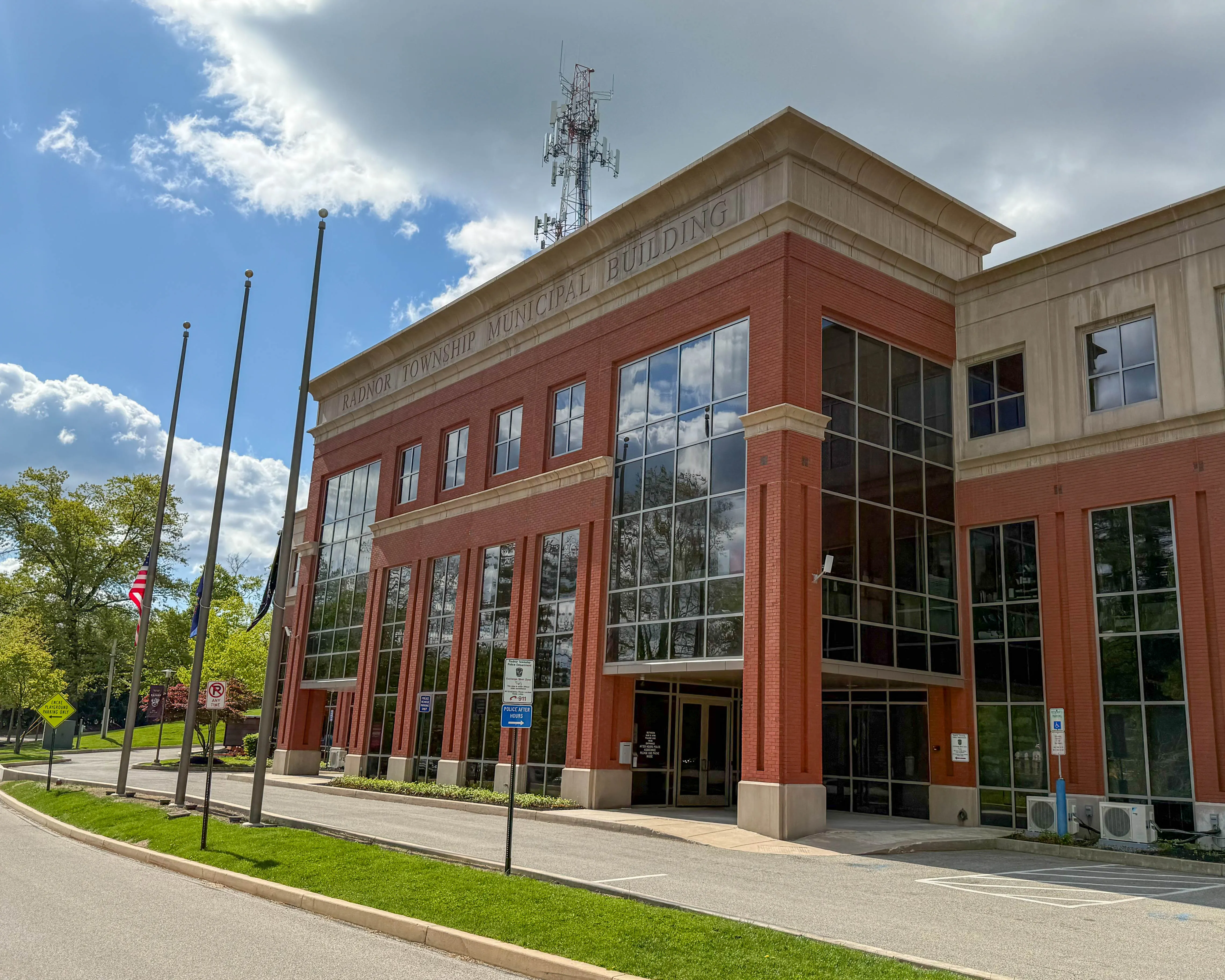 Radnor Township Munincipal Building at 301 Iven Avenue in St. Davids, Pennsylvania serving the local community