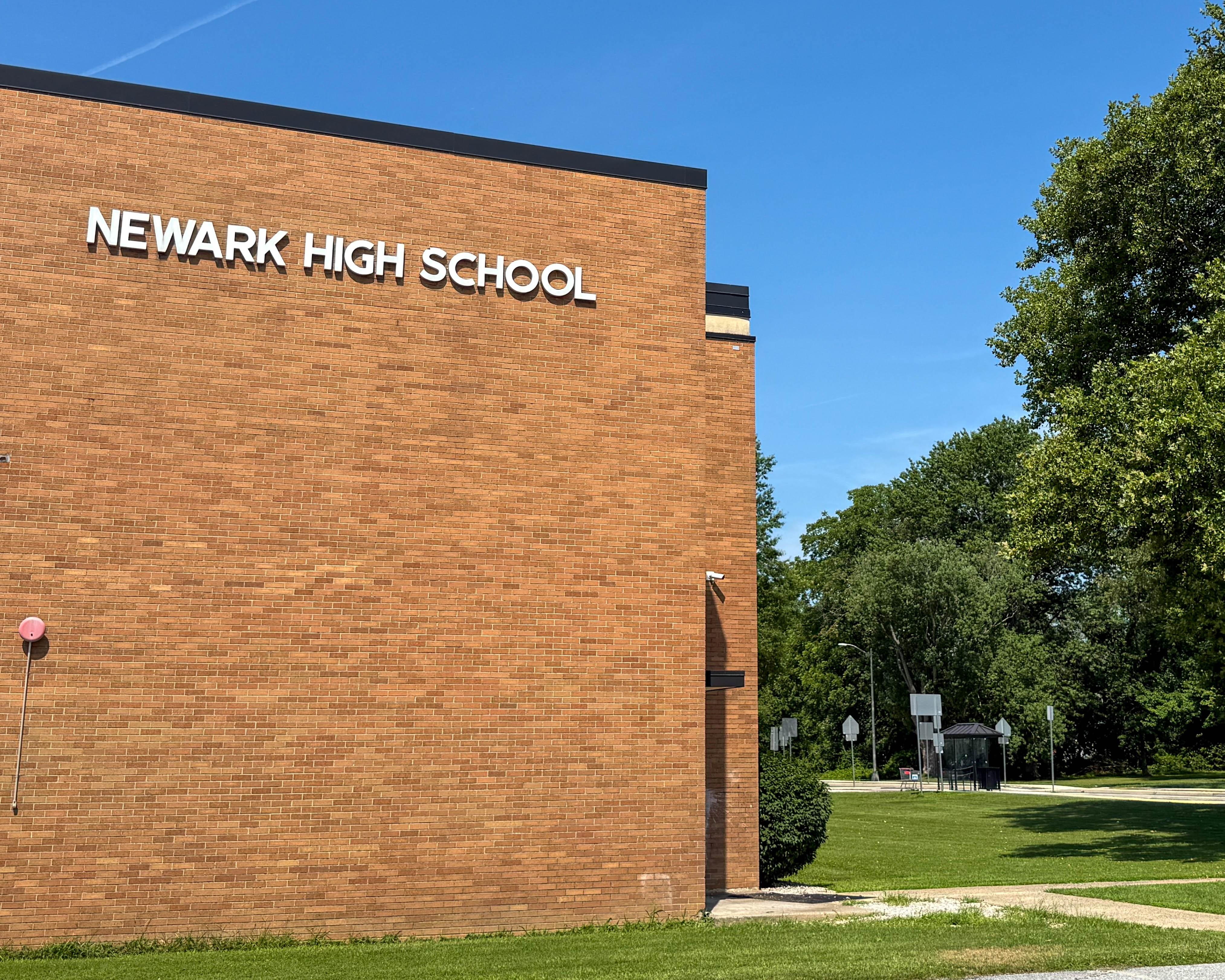 Newark High School at 750 E Delaware Avenue in Newark, DE serving the local community