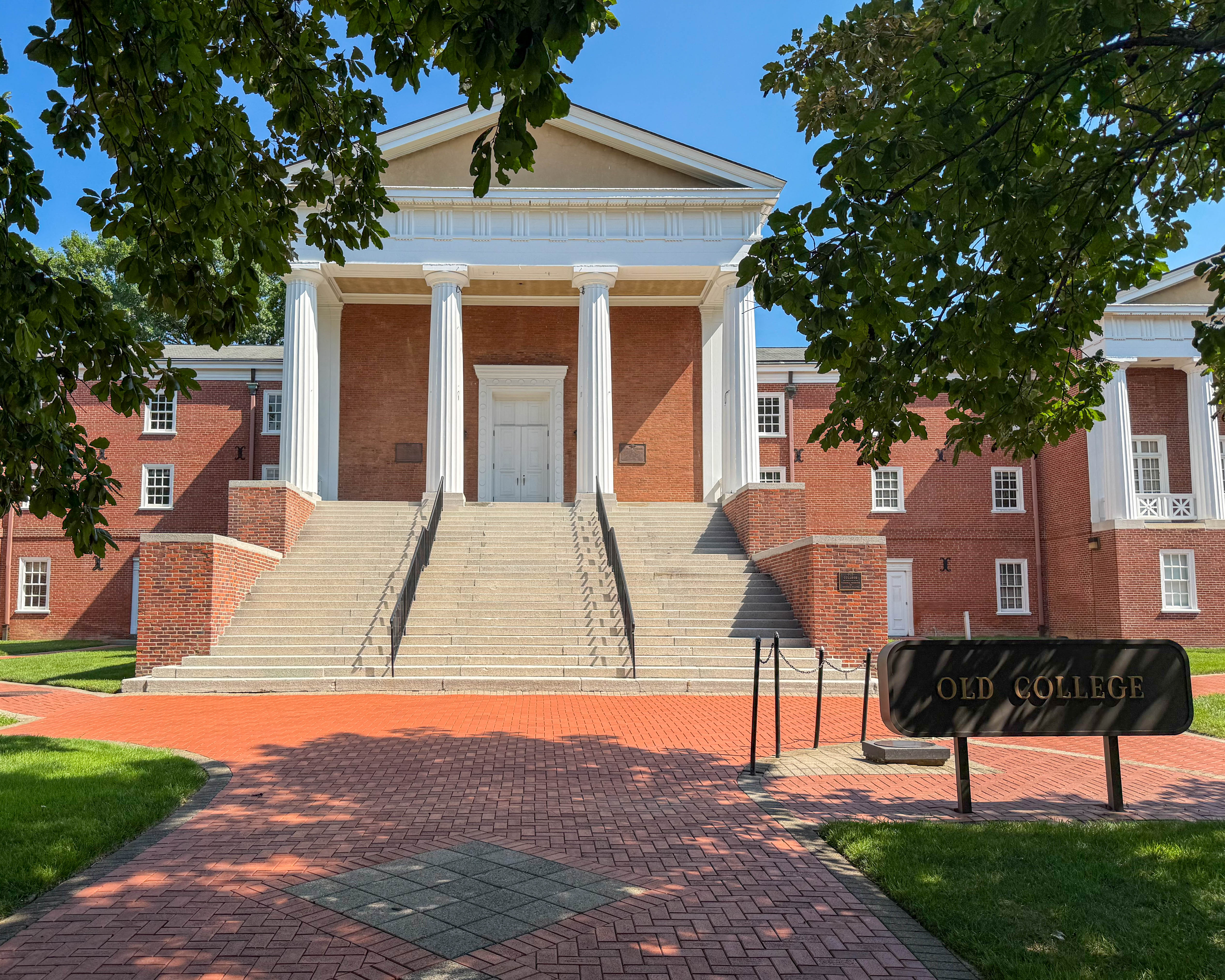 Old College Hall at 18 E Main Street in Newark, DE serving the local community