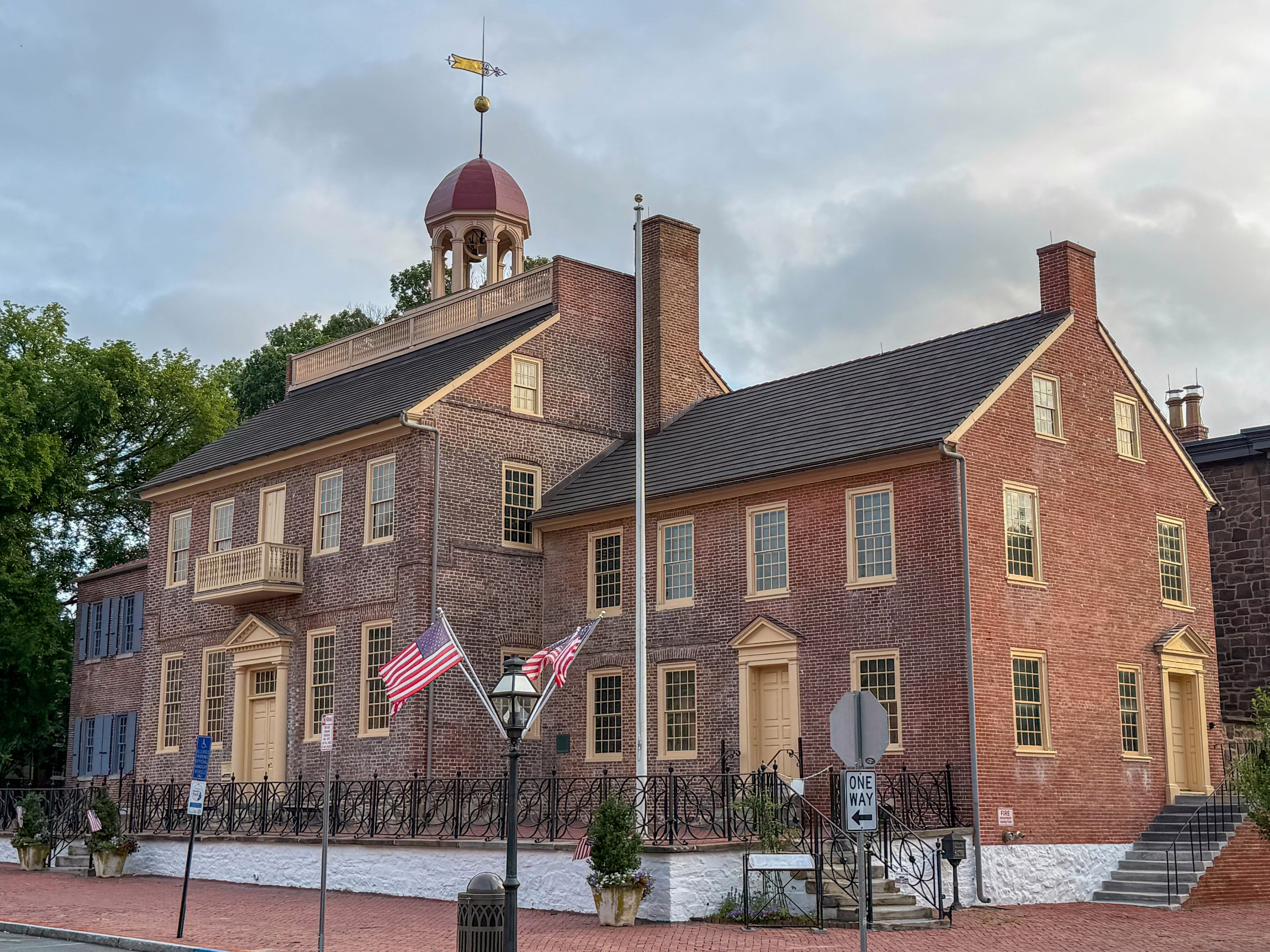 New Castle Court House Museum at 211 Delaware Street in New Castle, DE serving the local community