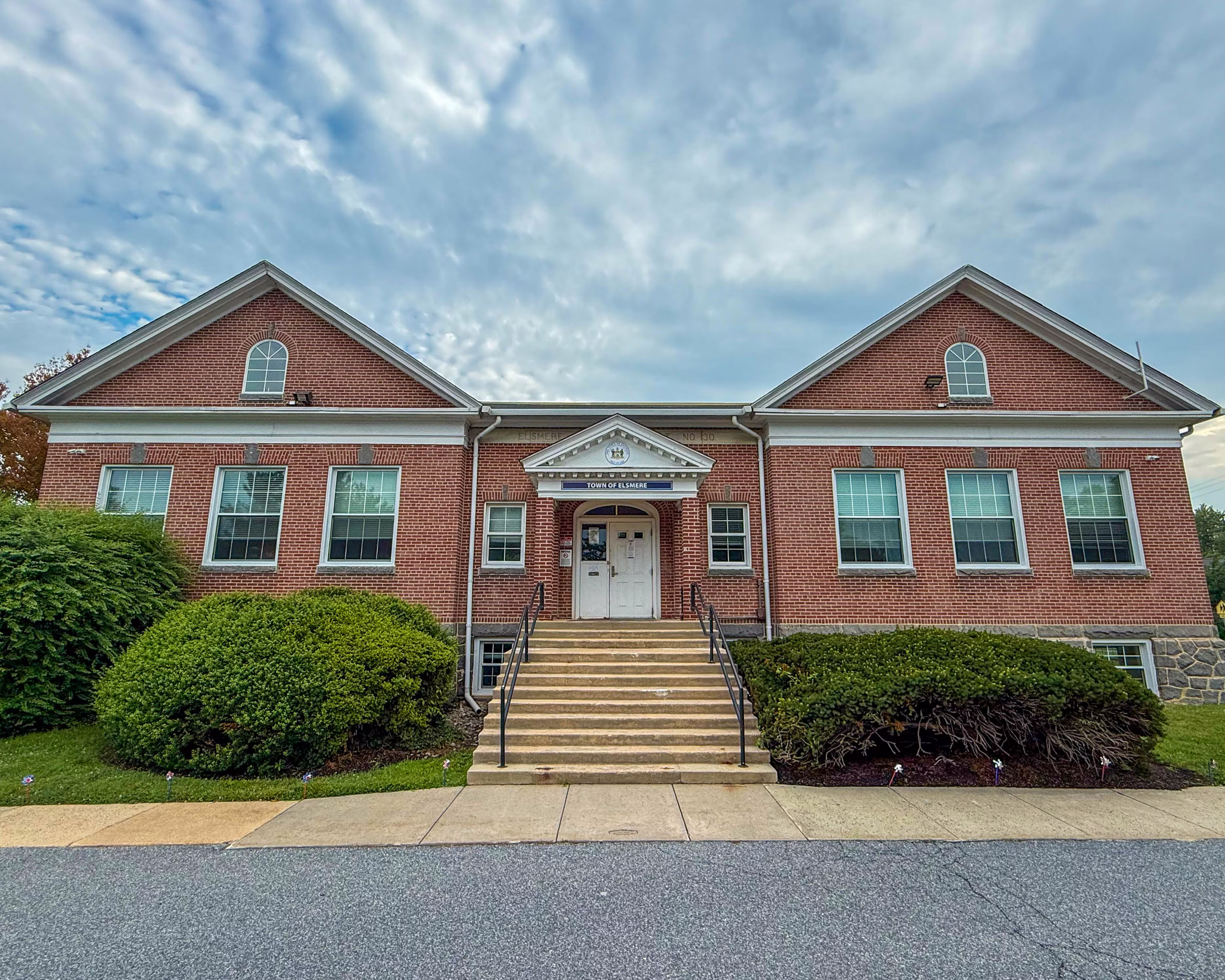 Elsmere Town Office at 11 Poplar Avenue #2 in Wilmington, DE serving the local community