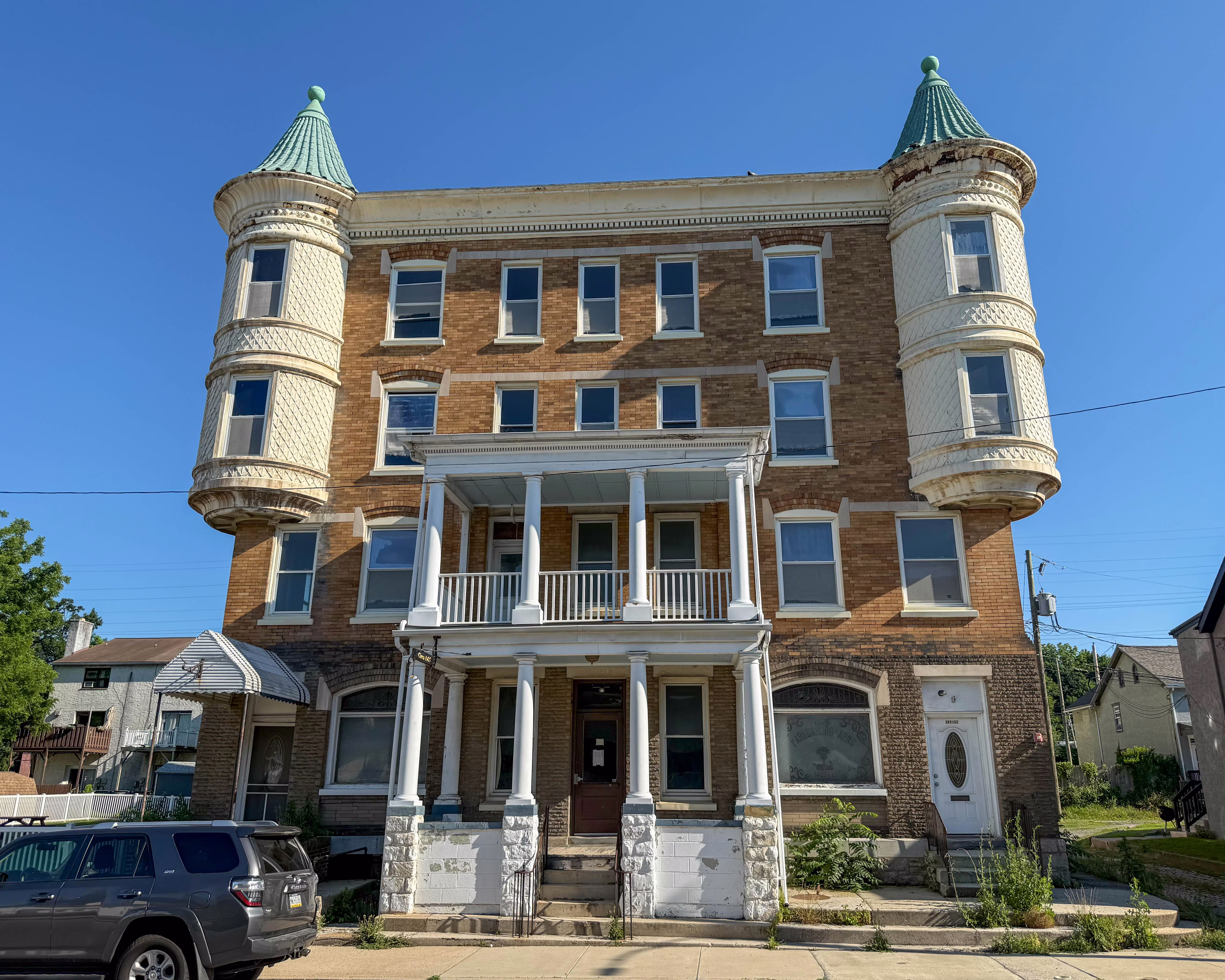 Parkesburg Arms Hotel at 415 W 1st Avenue in Parkesburg, Pennsylvania serving the local community