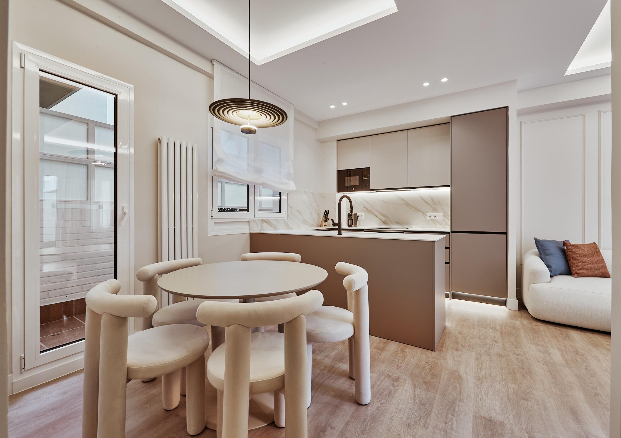 Vivienda luminosa con trastero en finca con ascensor junto al Retiro