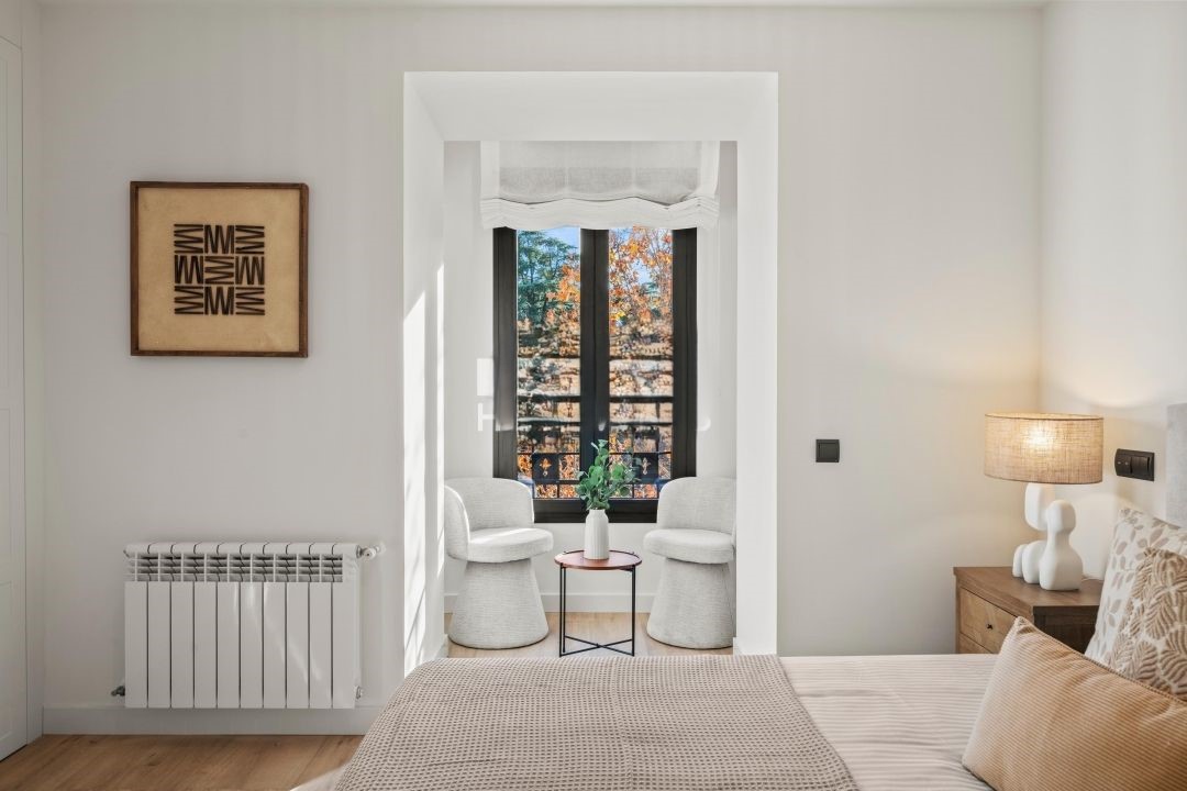 Espectacular piso reformado con vistas al Palacio Real 