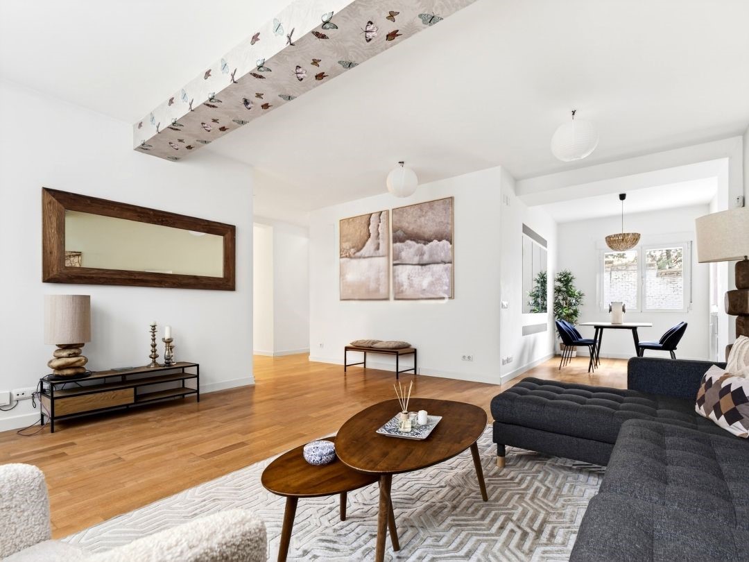 Elegante piso en finca clásica en la calle Cristóbal Bordiú