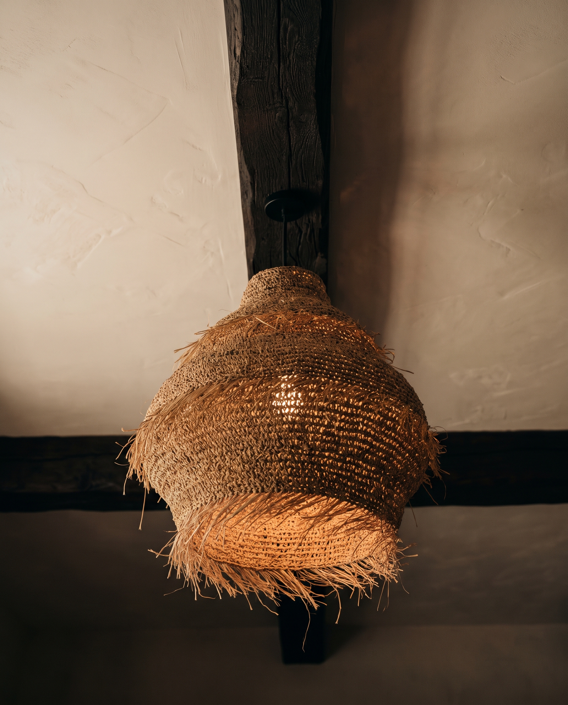 Suspension en fibres naturelles, détail d'ambiance