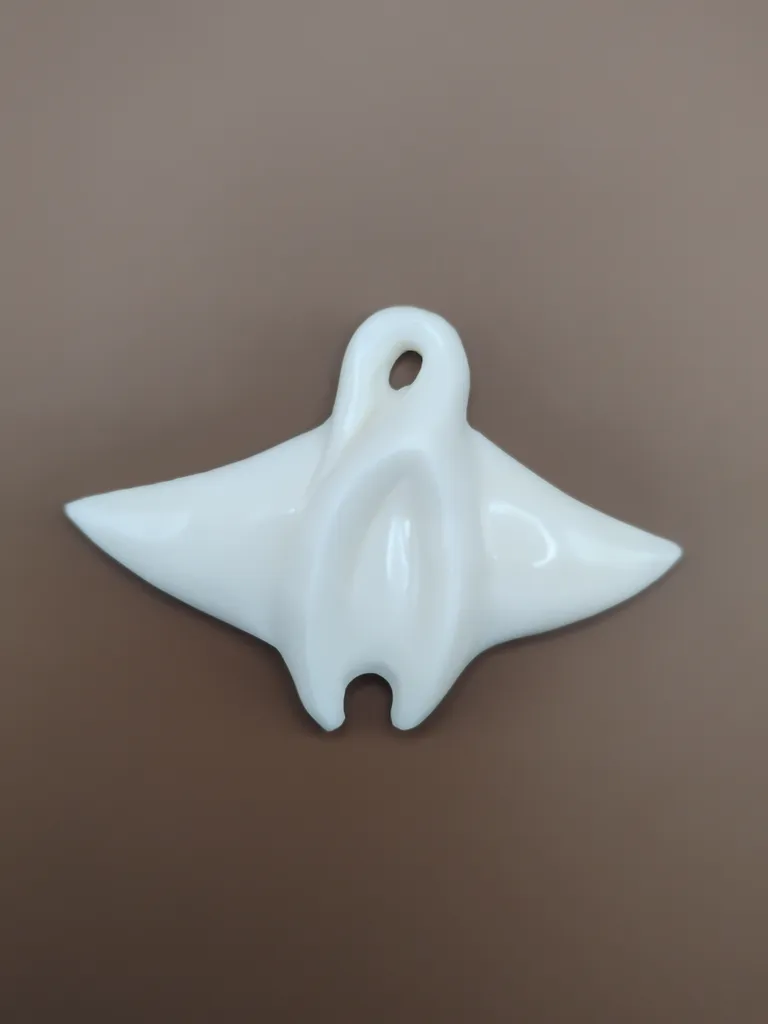 Pendentif en Os -Raie Manta- 
